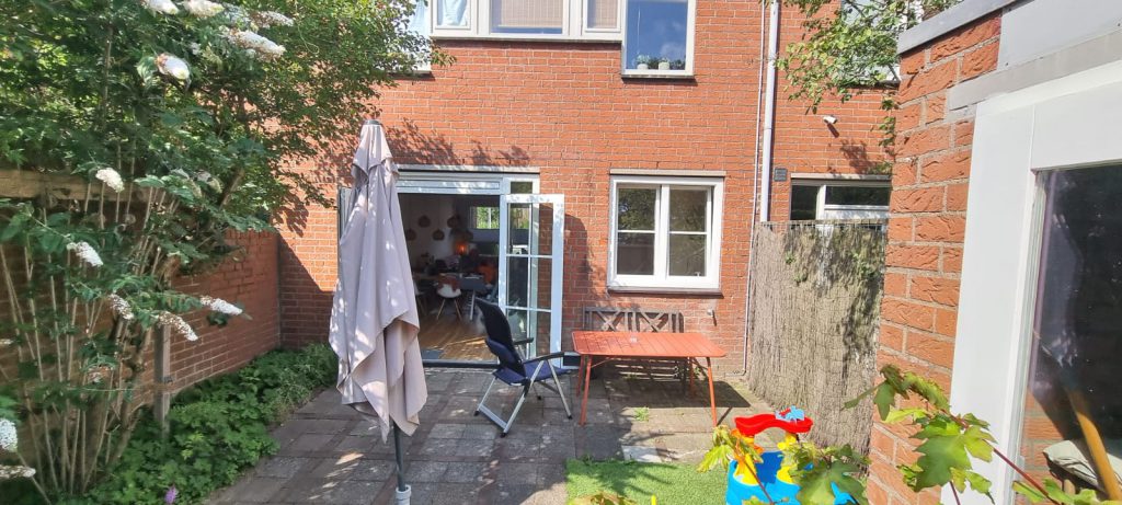 Foto van de tuin voor het ontwerp